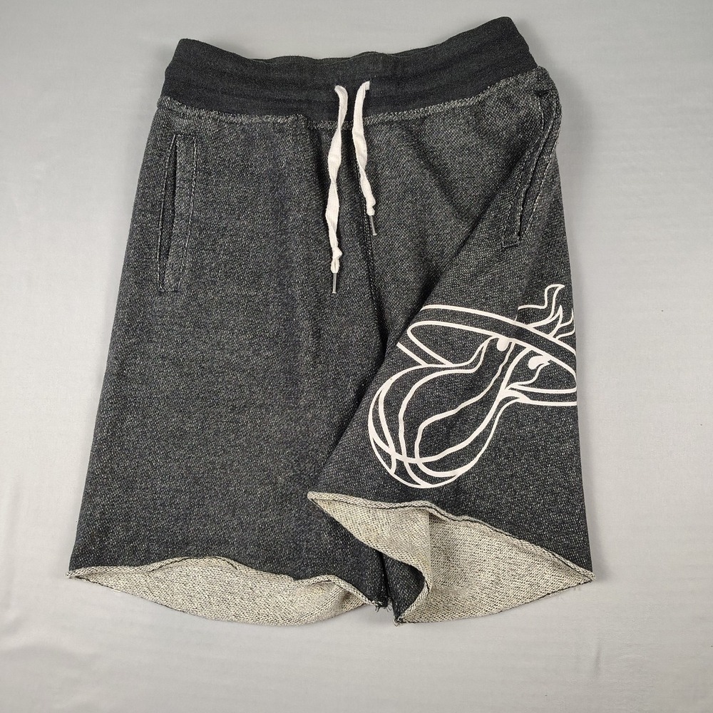 UNK Miami Heat Shorts Men's Small Gray NBA Basketball Drawstring Elastic